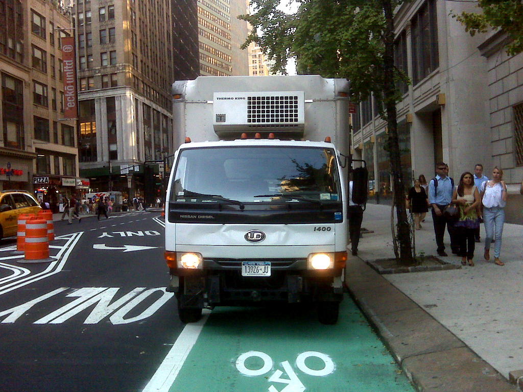 Delivery+truck+front